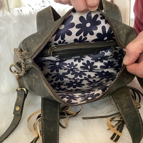 Nino Bossi Peyton Convertible Satchel with removable shoulder strap. - Picture 5 of 6